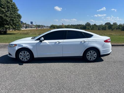 2014 Ford Fusion S