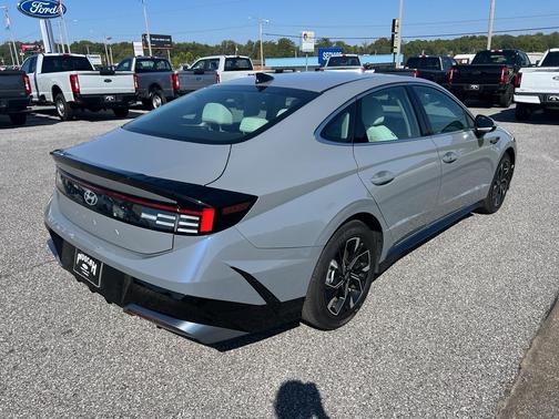 2025 Hyundai SONATA SEL