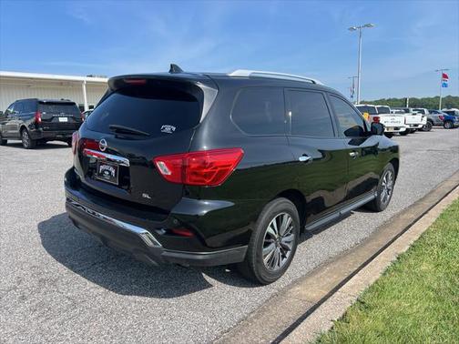 2019 Nissan Pathfinder SL