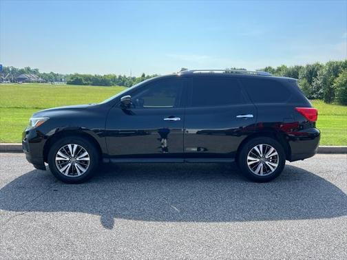 2019 Nissan Pathfinder SL