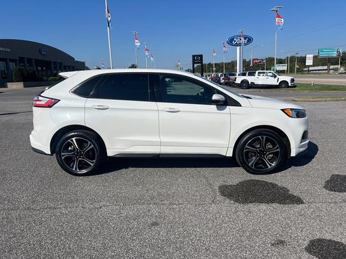 2022 Ford Edge ST