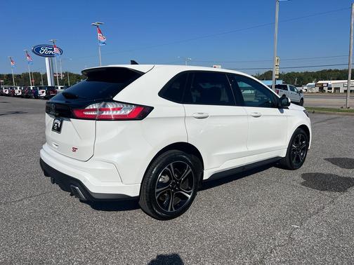 2022 Ford Edge ST