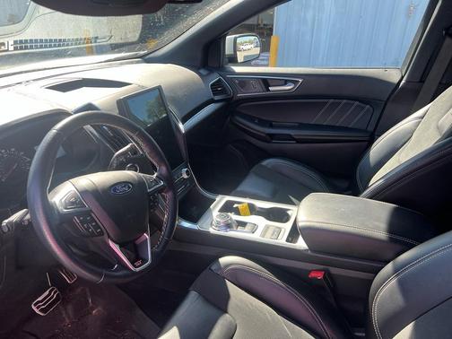 2022 Ford Edge ST