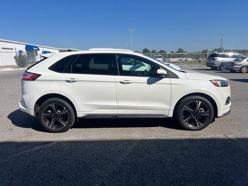 2022 Ford Edge ST