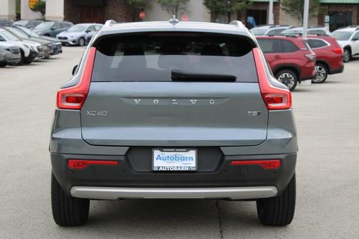 2019 Volvo XC40 T5 Momentum