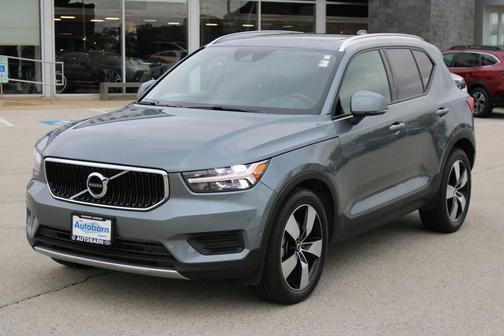 2019 Volvo XC40 T5 Momentum