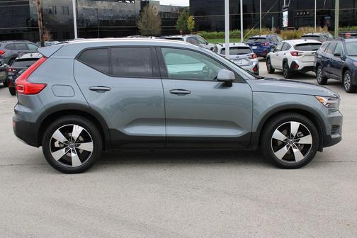 2019 Volvo XC40 T5 Momentum