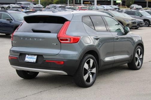 2019 Volvo XC40 T5 Momentum