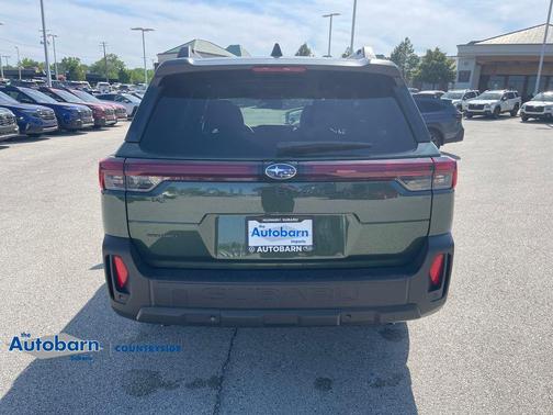 Deep Emerald Green Pearl 2026 Subaru Outback Limited XT