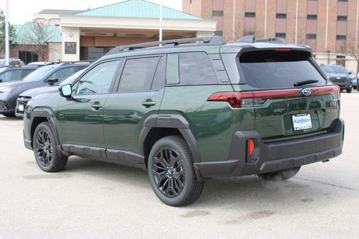 Deep Emerald Green Pearl 2026 Subaru Outback Limited XT