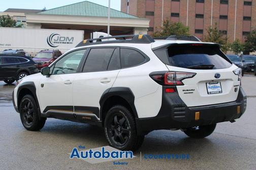 Crystal White Pearl 2025 Subaru Outback Wilderness