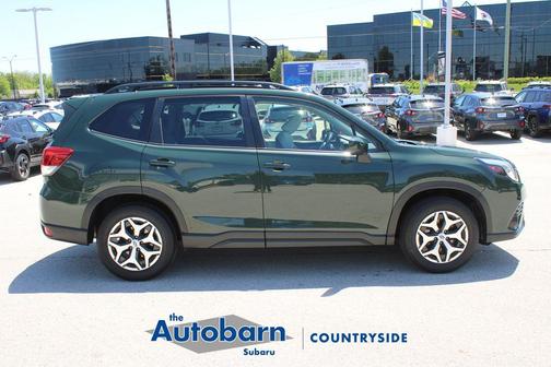 Cascade Green Silica 2023 Subaru Forester Premium
