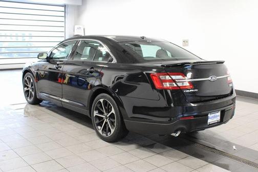 2016 Ford Taurus SHO