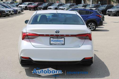 Pearl 2020 Toyota Avalon Hybrid XLE Plus