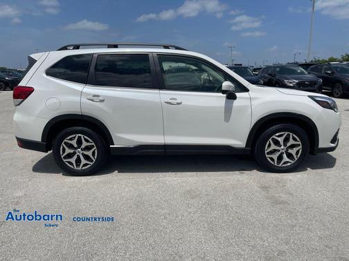 Crystal White Pearl 2023 Subaru Forester Premium