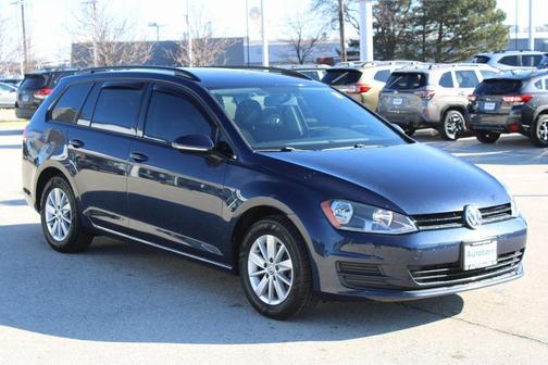 2016 Volkswagen Golf SportWagen TSI S 4-Door