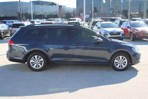 2016 Volkswagen Golf SportWagen TSI S 4-Door