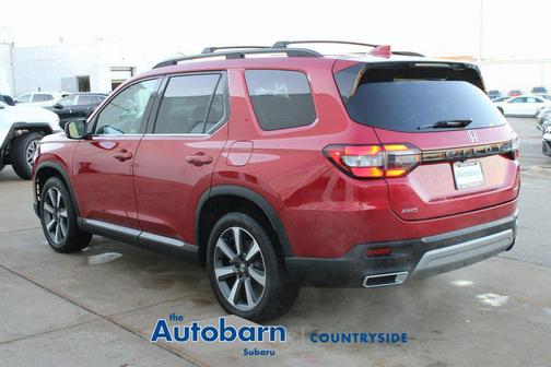 Radiant Red Metallic II 2023 Honda Pilot Touring 8-Passenger