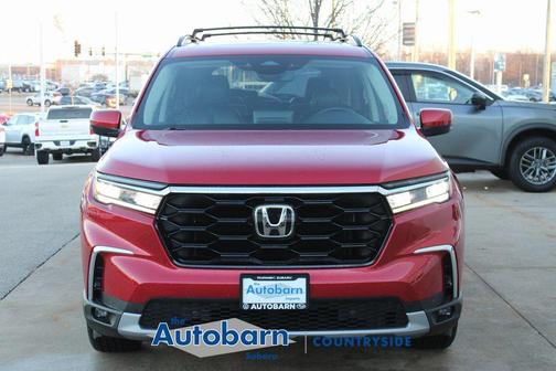 Radiant Red Metallic II 2023 Honda Pilot Touring 8-Passenger