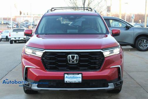 Radiant Red Metallic II 2023 Honda Pilot Touring 8-Passenger