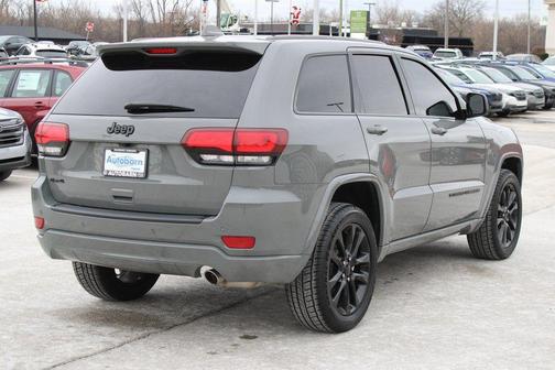 2022 Jeep Grand Cherokee Laredo