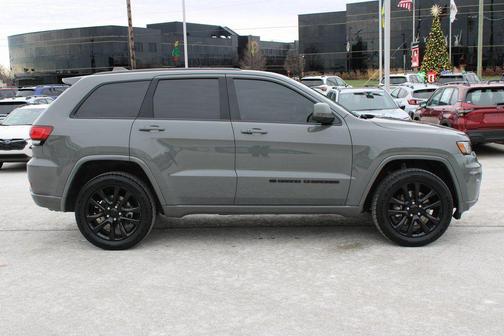2022 Jeep Grand Cherokee Laredo