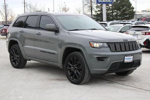 2022 Jeep Grand Cherokee Laredo