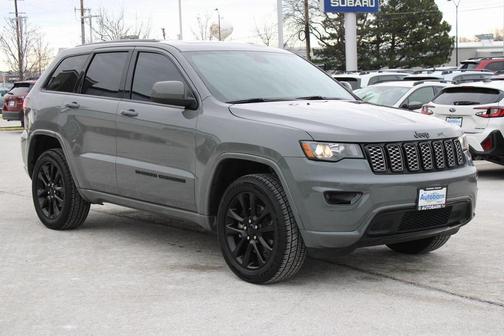 2022 Jeep Grand Cherokee Laredo