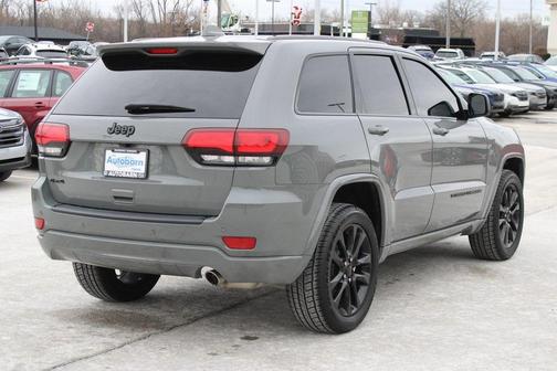 2022 Jeep Grand Cherokee Laredo