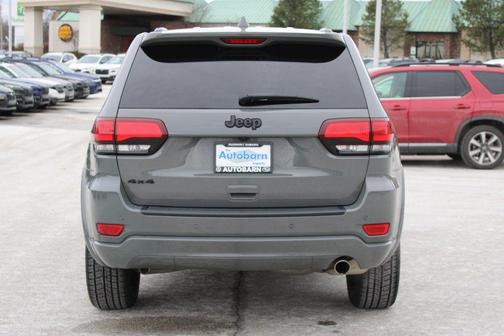 2022 Jeep Grand Cherokee Laredo