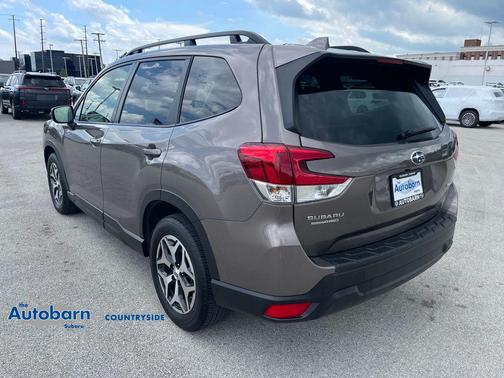 Brilliant Bronze Metallic 2023 Subaru Forester Premium