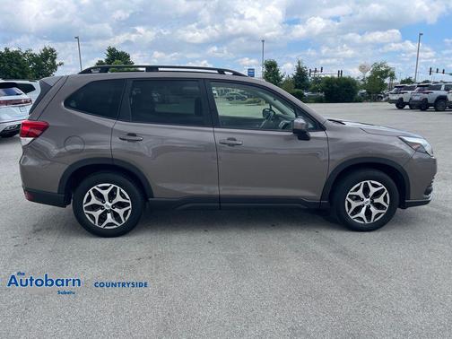 Brilliant Bronze Metallic 2023 Subaru Forester Premium
