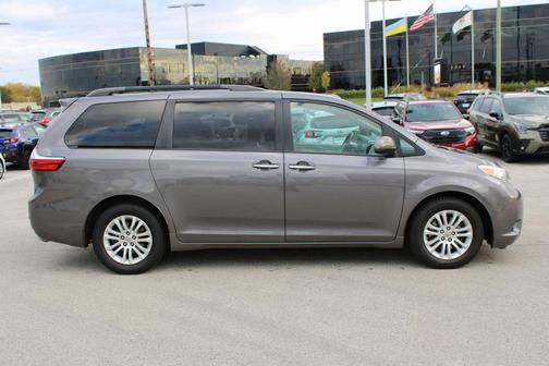 2015 Toyota Sienna XLE