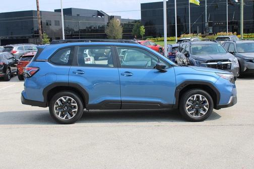 2025 Subaru Forester Base