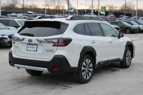 2023 Subaru Outback Touring XT