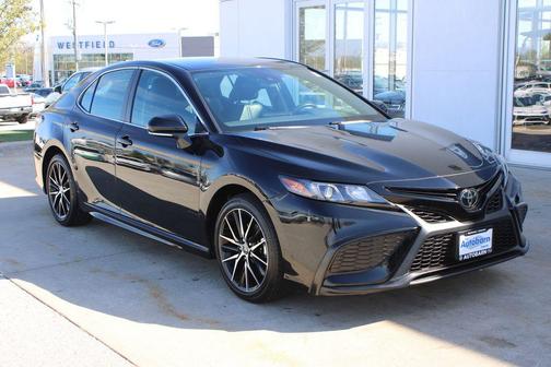 Midnight Black Metallic 2024 Toyota Camry SE