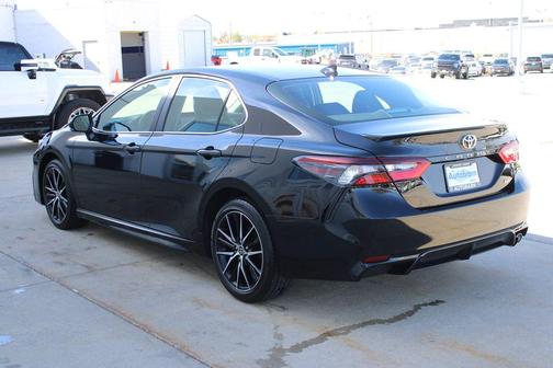Midnight Black Metallic 2024 Toyota Camry SE