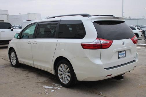 2017 Toyota Sienna XLE