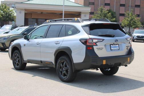 Ice Silver Metallic 2025 Subaru Outback Wilderness