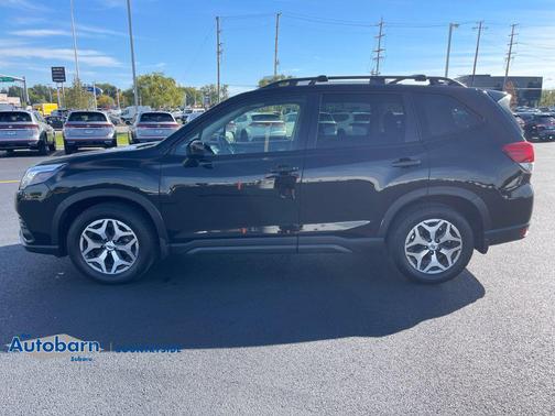 Crystal Black Silica 2023 Subaru Forester Premium
