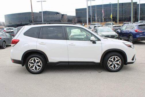 2024 Subaru Forester Premium