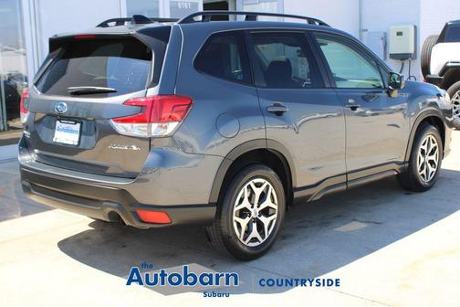 Magnetite Gray Metallic 2024 Subaru Forester Premium