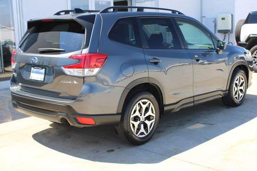 Magnetite Gray Metallic 2024 Subaru Forester Premium