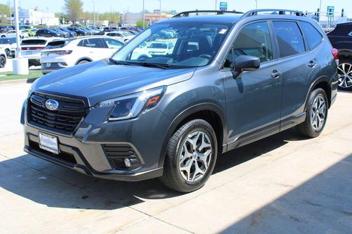 Magnetite Gray Metallic 2024 Subaru Forester Premium