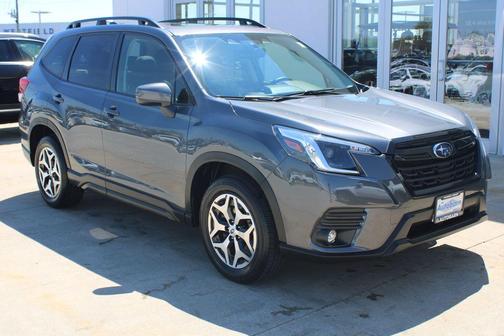 Magnetite Gray Metallic 2024 Subaru Forester Premium
