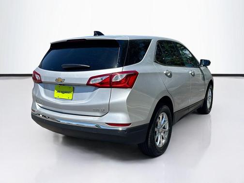 Silver Ice Metallic 2020 Chevrolet Equinox 1LT