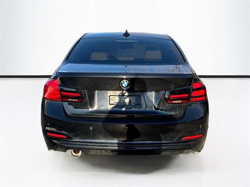 2017 BMW 330 i xDrive