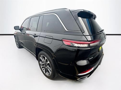 2022 Jeep Grand Cherokee Overland