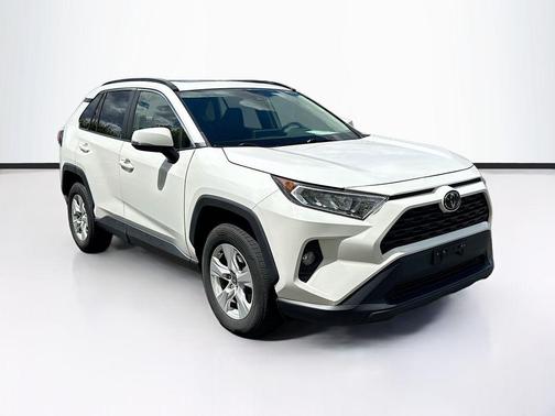 Super White 2020 Toyota RAV4 XLE