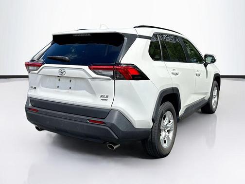 Super White 2020 Toyota RAV4 XLE